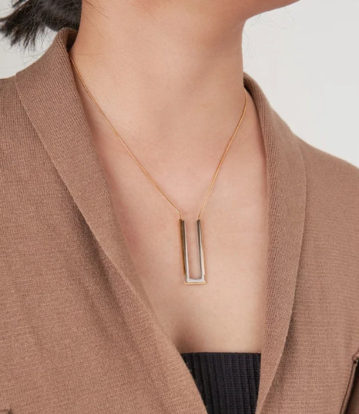 Aritzia Necklace