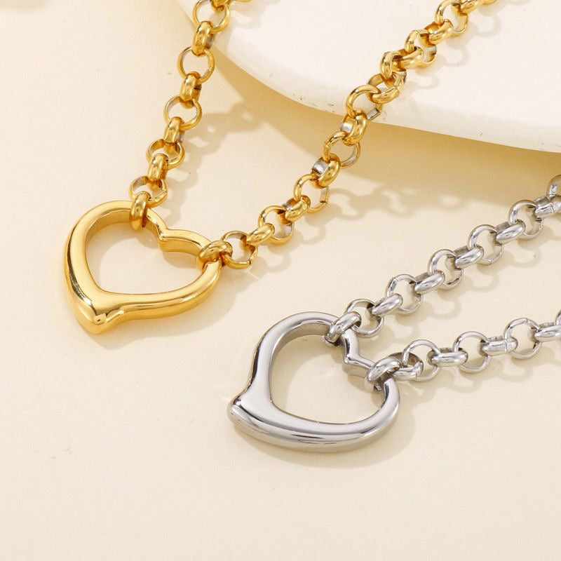 Cora Heart Necklace