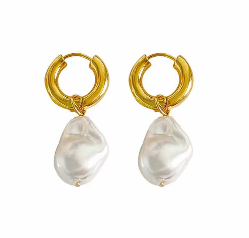 Eloise Pearl Earrings