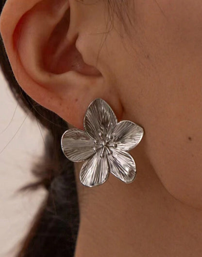 Serena Flower Earrings