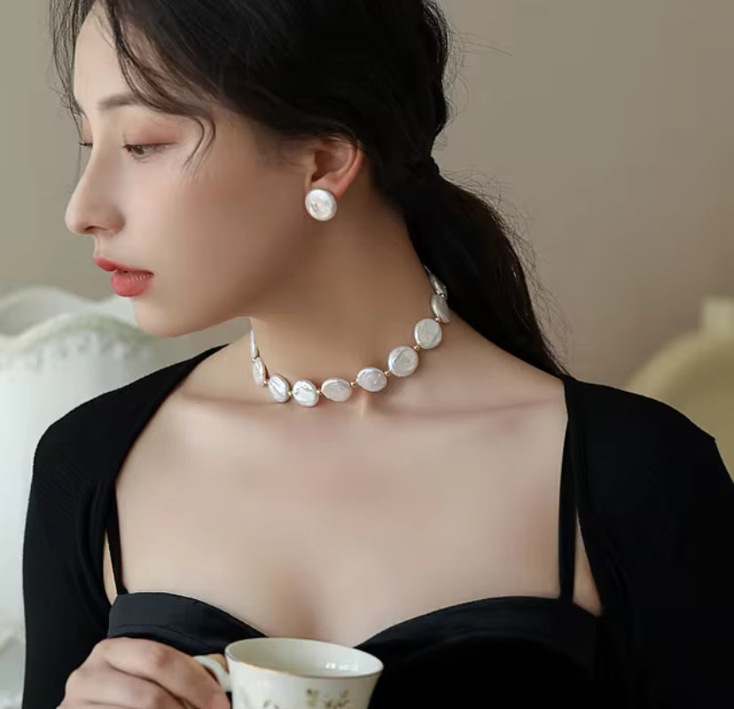 Valeria Pearl Necklace