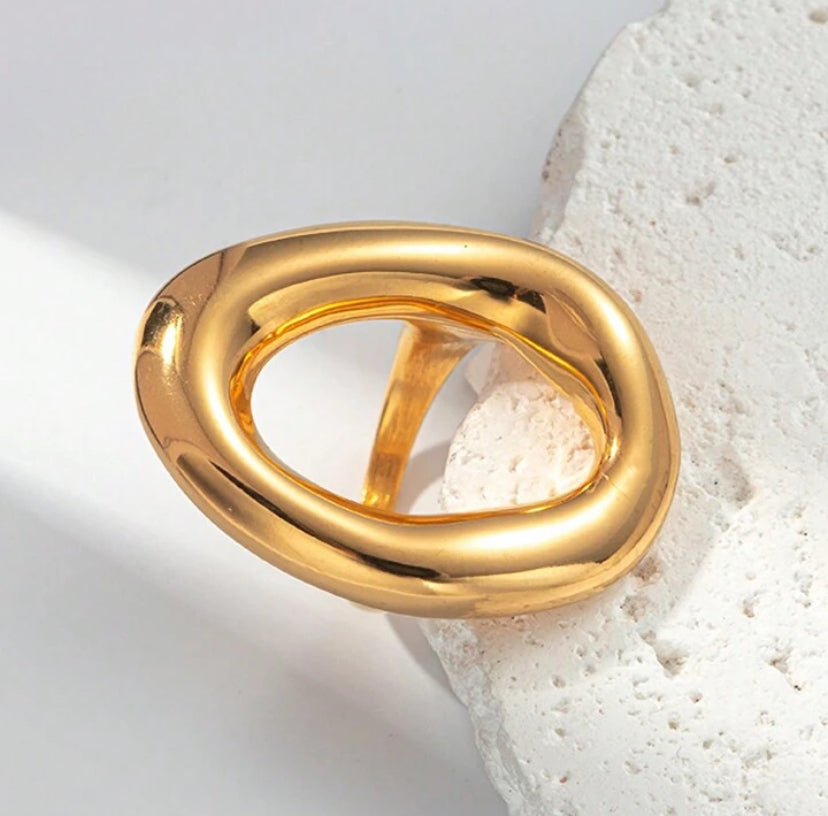 Lena Oval Ring