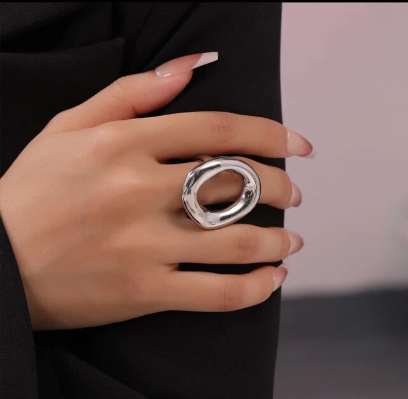 Lena Oval Ring