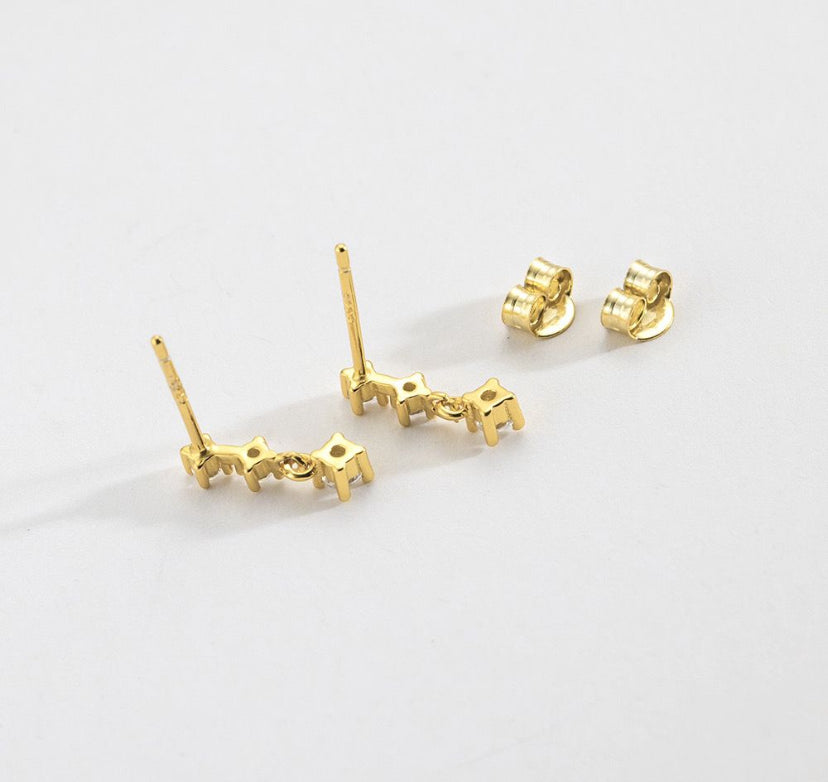 Suvi Stud Earrings