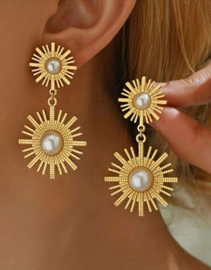 SunBurst Pearl Earrings